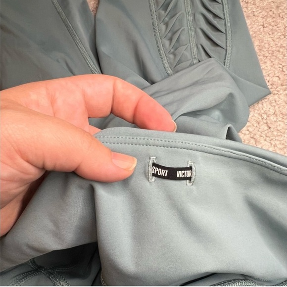 Victoria Secrets Sports - Total Knockout Tight - Size Medium - Picture 11 of 16